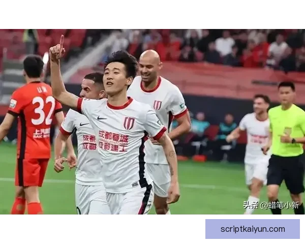 英超中，比利奇带领富勒姆表现稳健，状态回暖引人关注